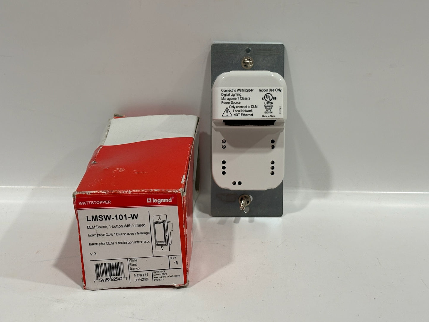 New Legrand LMSW-101-W DLM Switch, 1 Button with Infrared