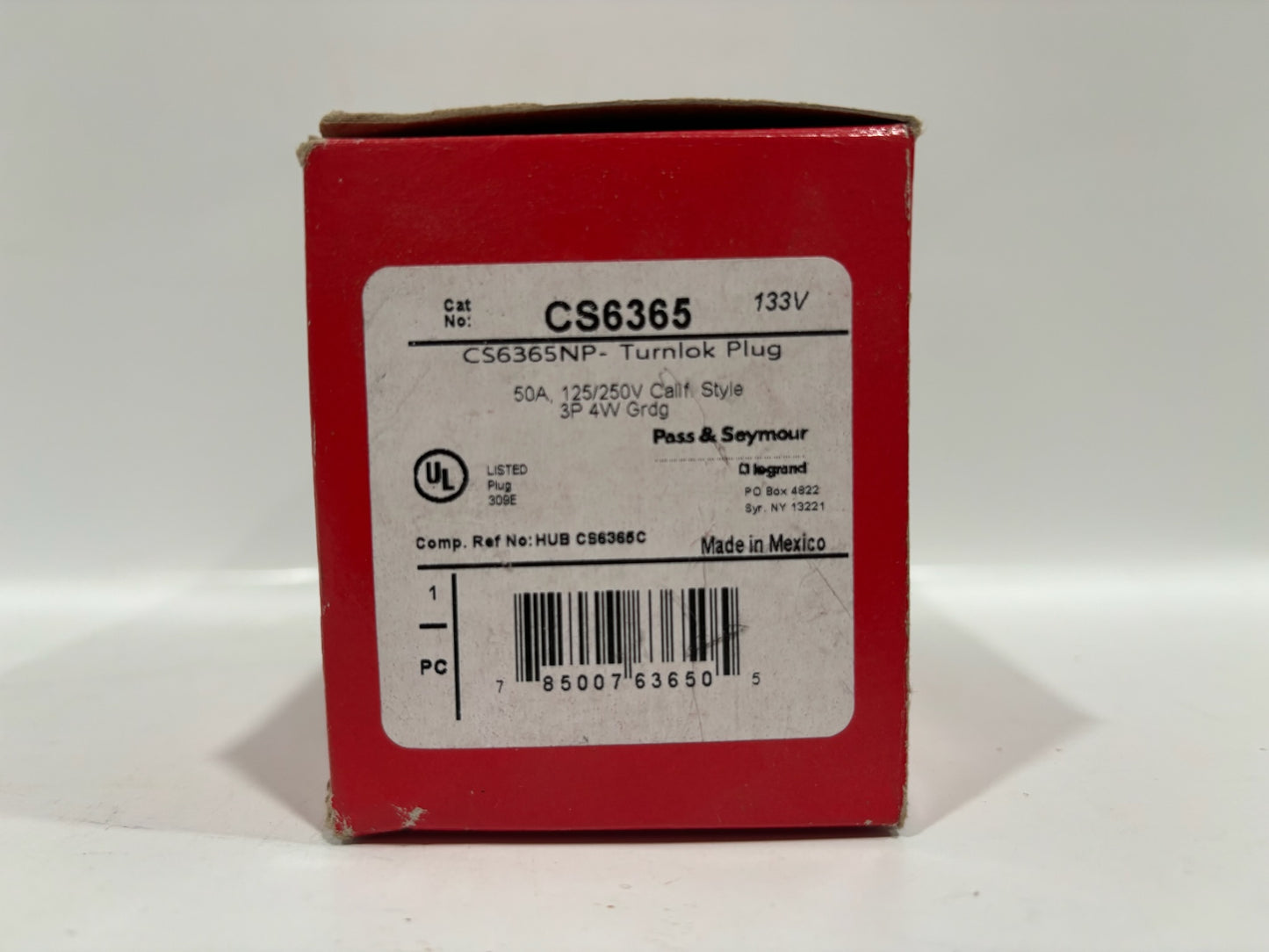 New Legrand CS6365 Turnlock Plug 50A, 125/250V Calif, Style