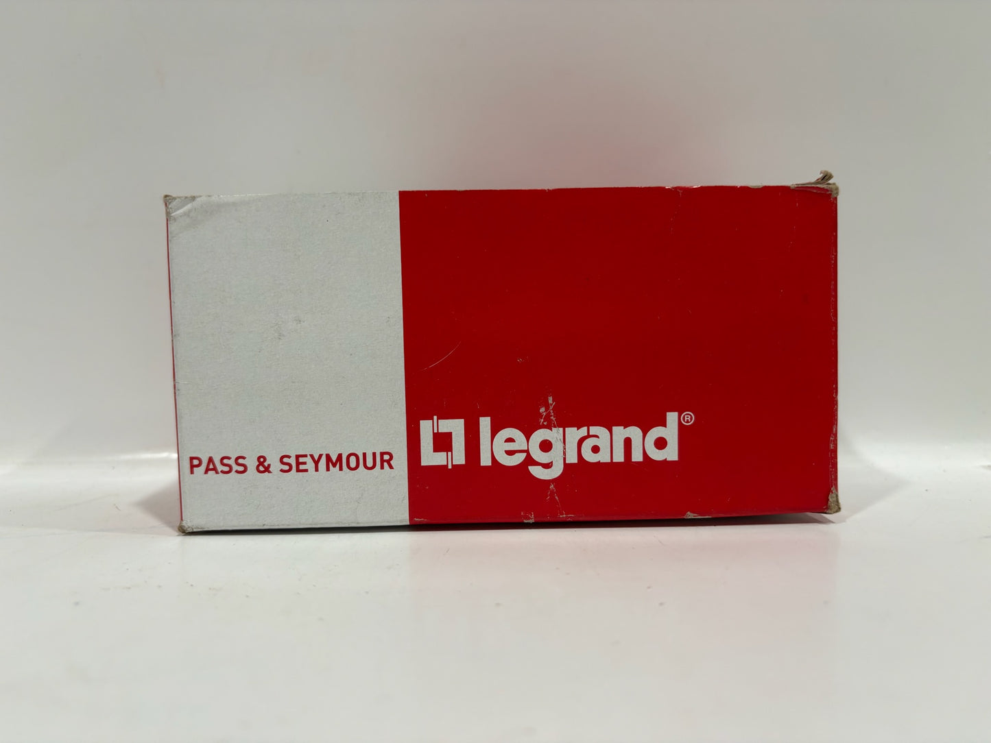 New Legrand CS6365 Turnlock Plug 50A, 125/250V Calif, Style