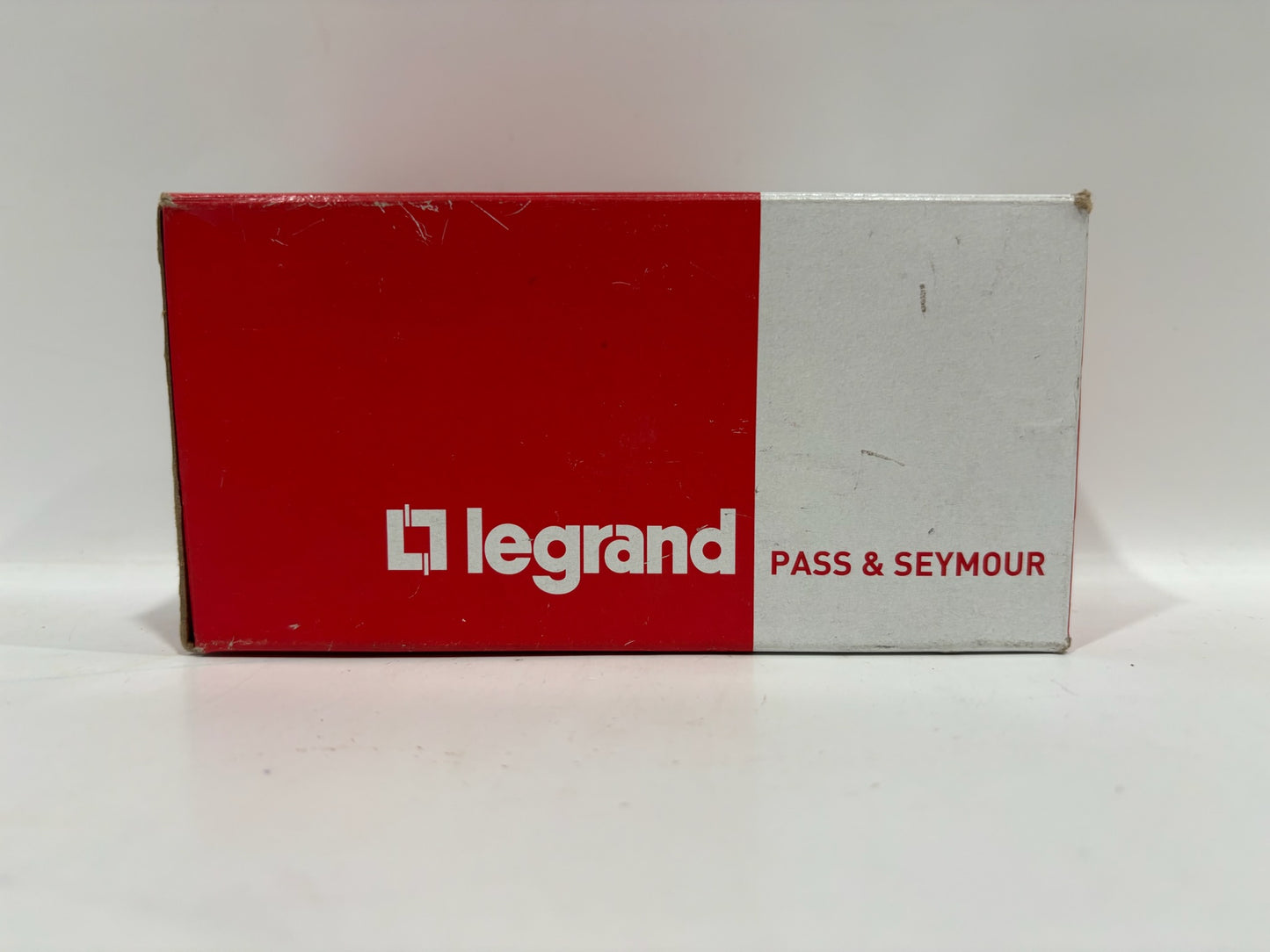 New Legrand CS6365 Turnlock Plug 50A, 125/250V Calif, Style