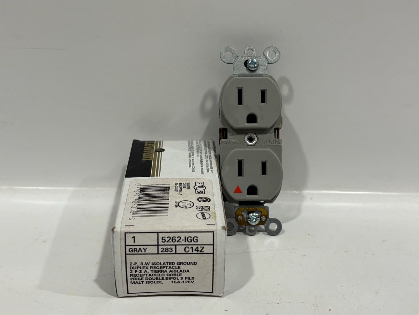 New 16PK Leviton 5262-IGG Ground Duplex Receptacle 15A-125V