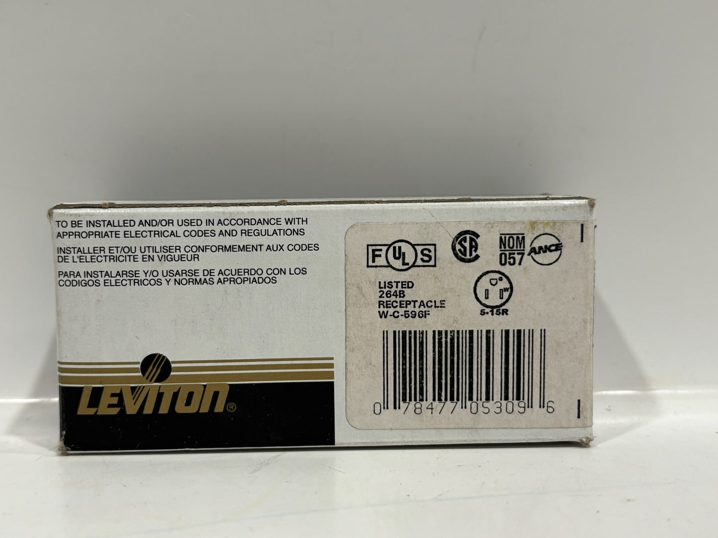 New 16PK Leviton 5262-IGG Ground Duplex Receptacle 15A-125V