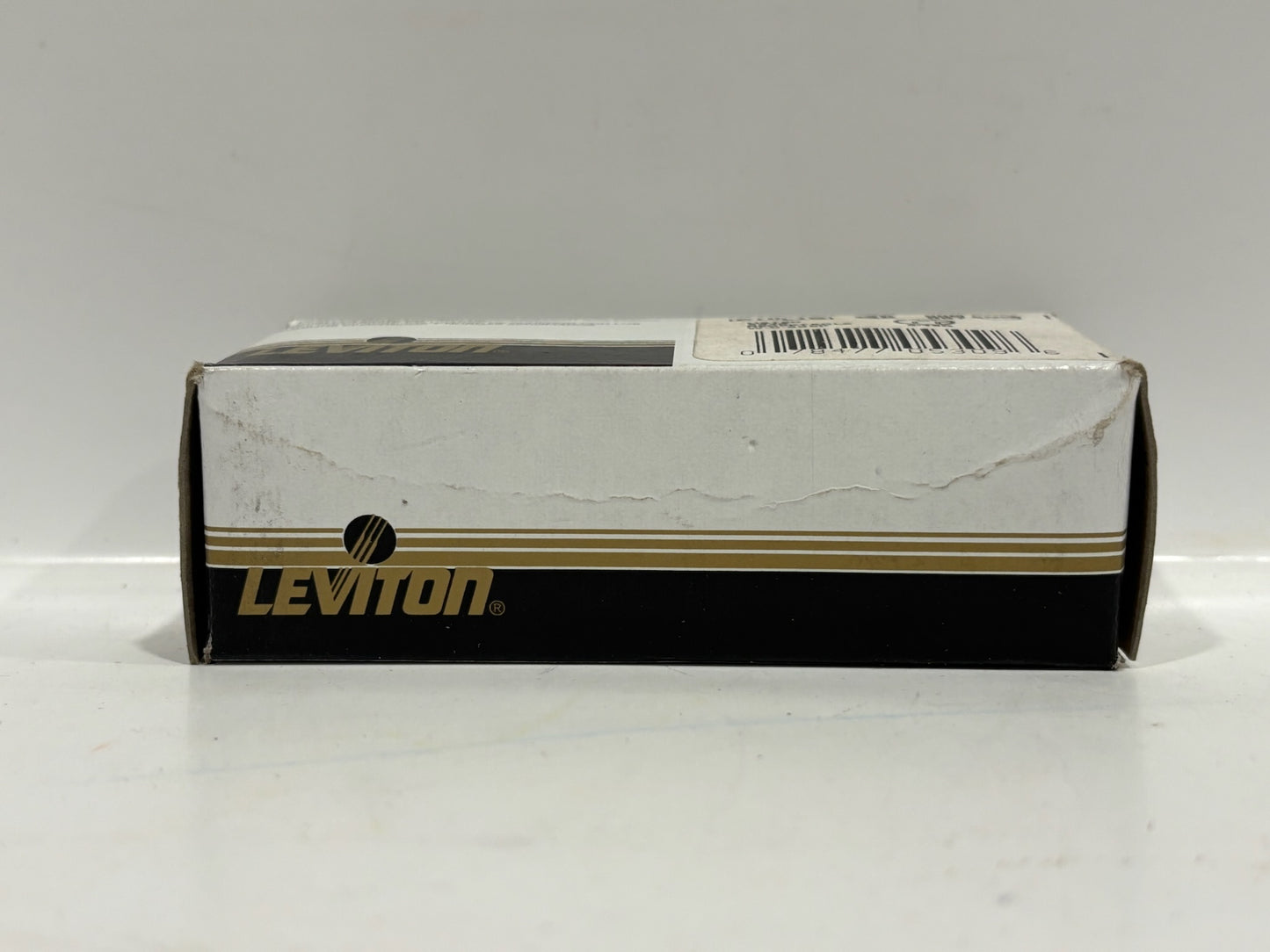 New 16PK Leviton 5262-IGG Ground Duplex Receptacle 15A-125V