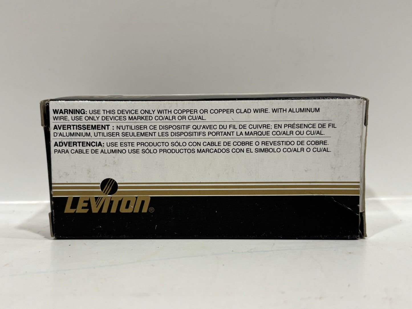 New 16PK Leviton 5262-IGG Ground Duplex Receptacle 15A-125V