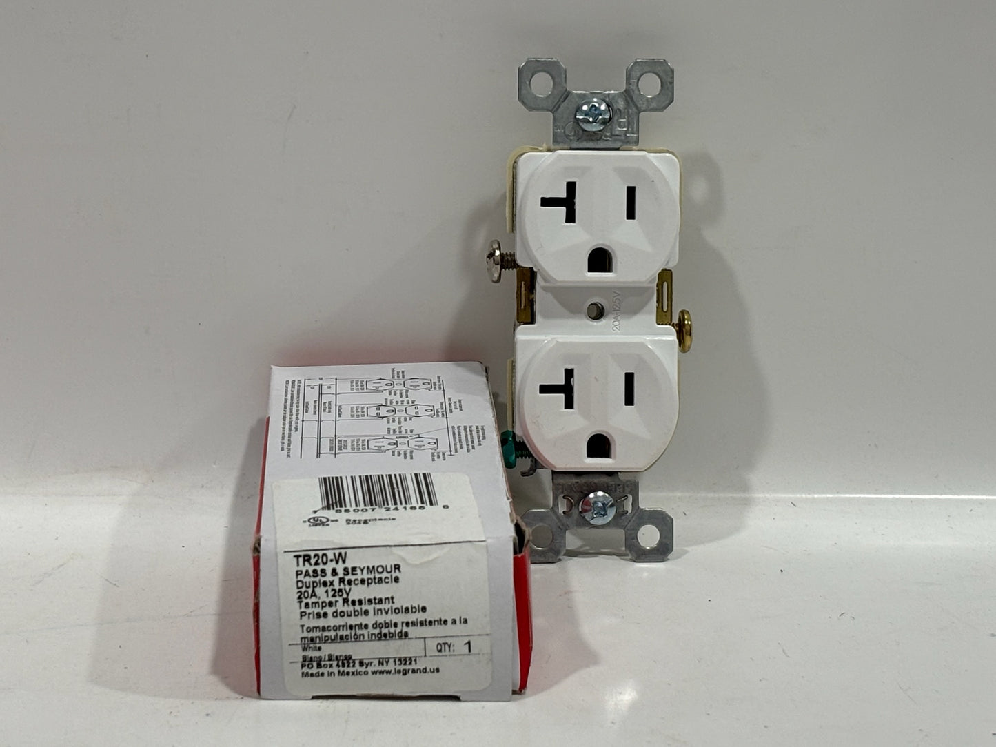 New 10PK Legrand TR20-W Tamper Resistant Duplex Receptacle 20A-125V
