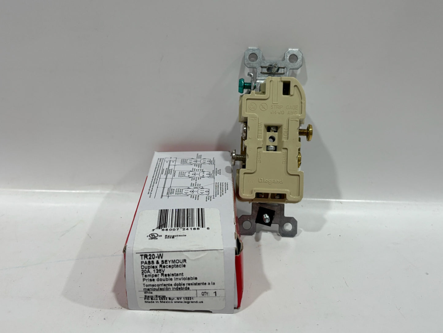 New 10PK Legrand TR20-W Tamper Resistant Duplex Receptacle 20A-125V
