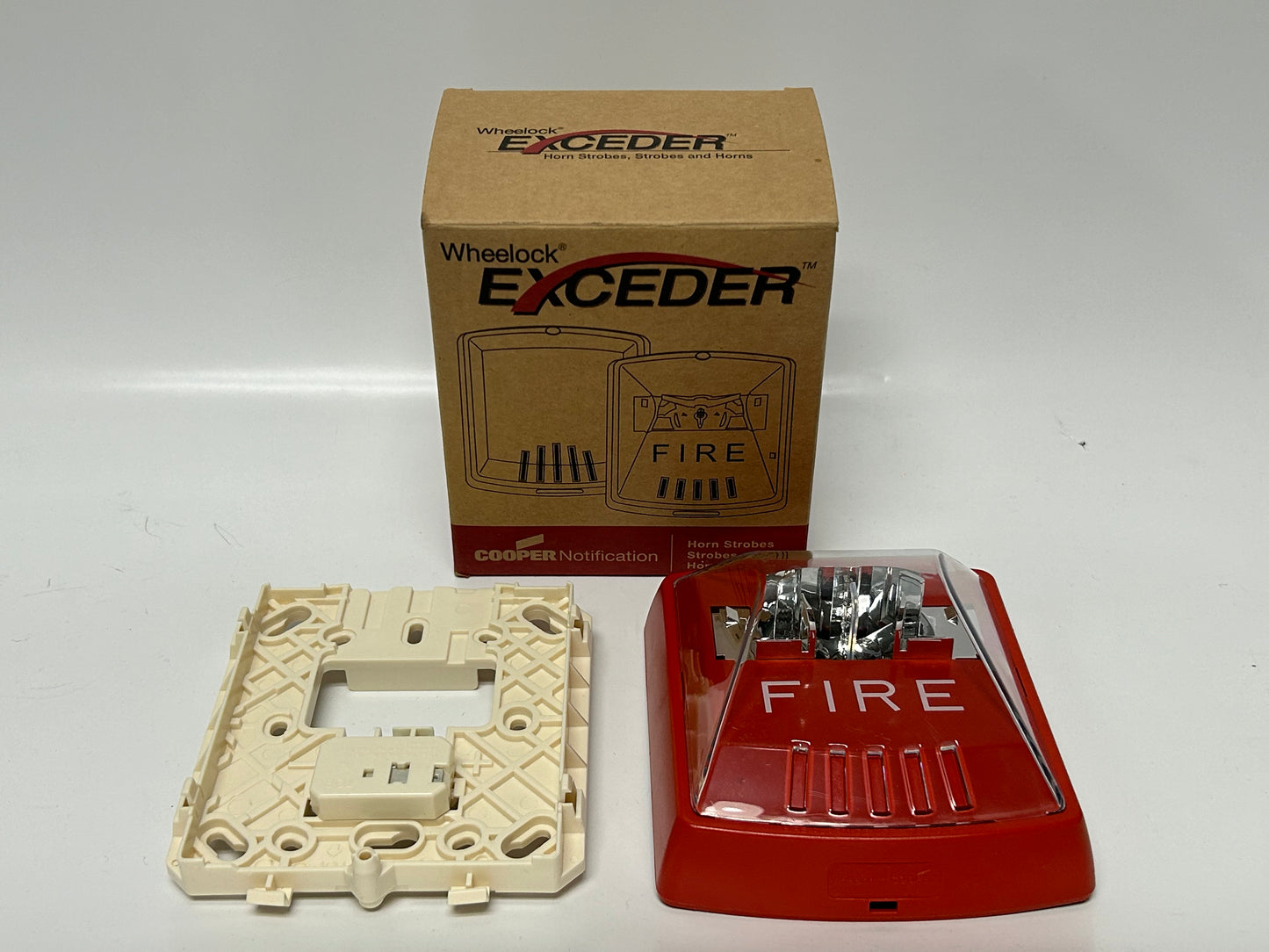 EATON STR 127380 Wheelock Exceder Strobe, Wall Mount, Red