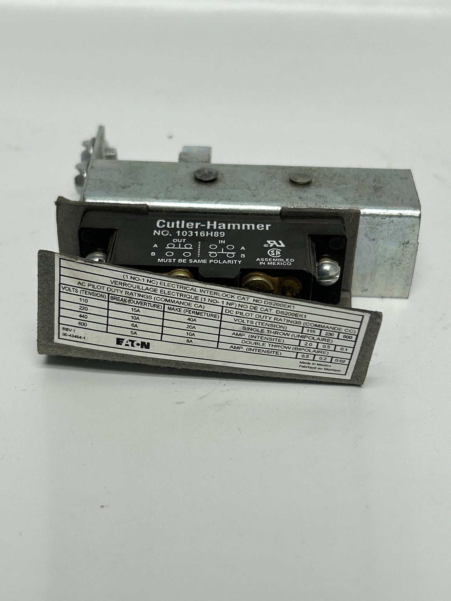 EATON DS200EK1 Auxiliary Contact Kit 30-100 Heavy Duty / Cutler-Hammer 10316H89 NO BOX