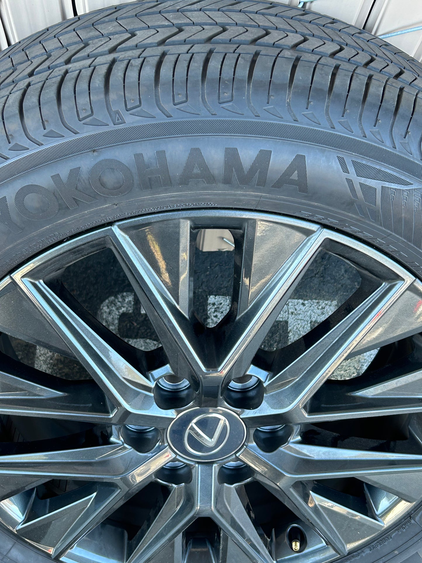 Lexus GX550 2024-2025 20" Factory Set of Wheels & Tires 265/55 R20 113V 3k miles