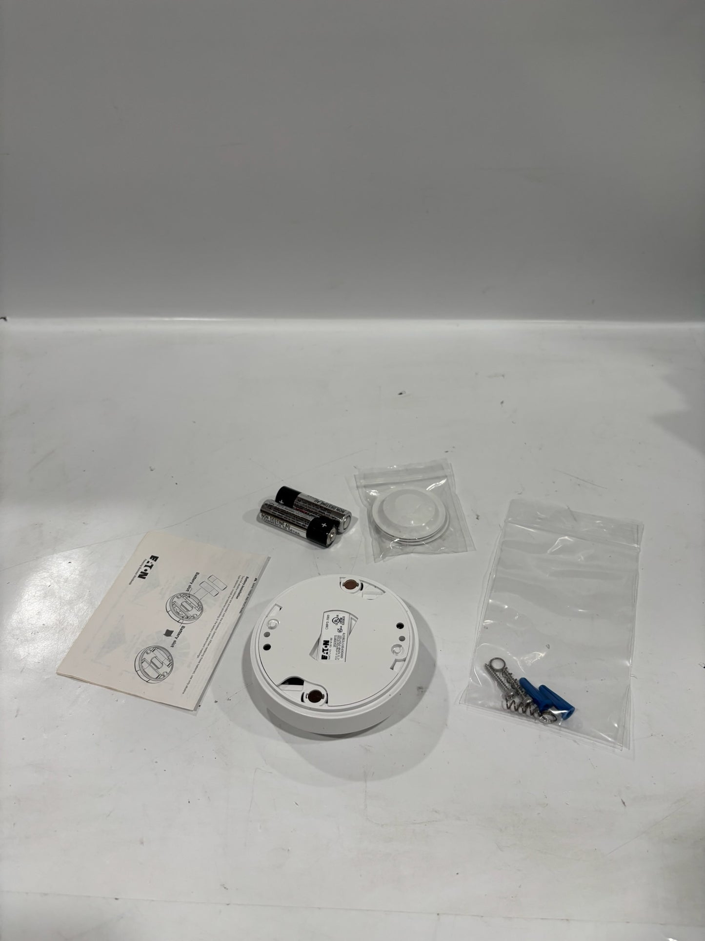 EATON CWPD-1500 Ceiling Mounted Wireless Room Sensor (no box)