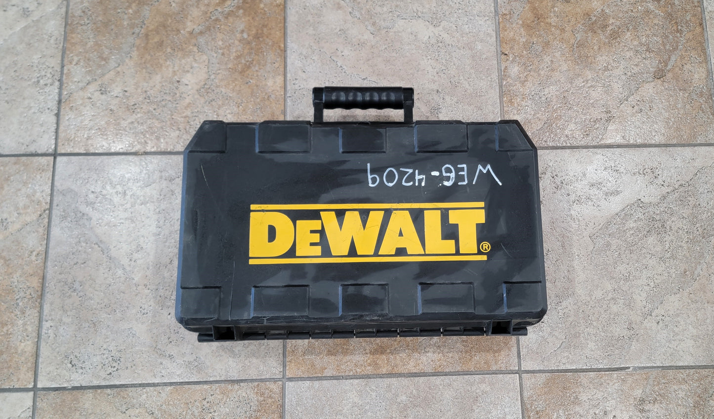 Dewalt Large Rotary Hammer Dust Extractor (DWH050), with Drilling Heads