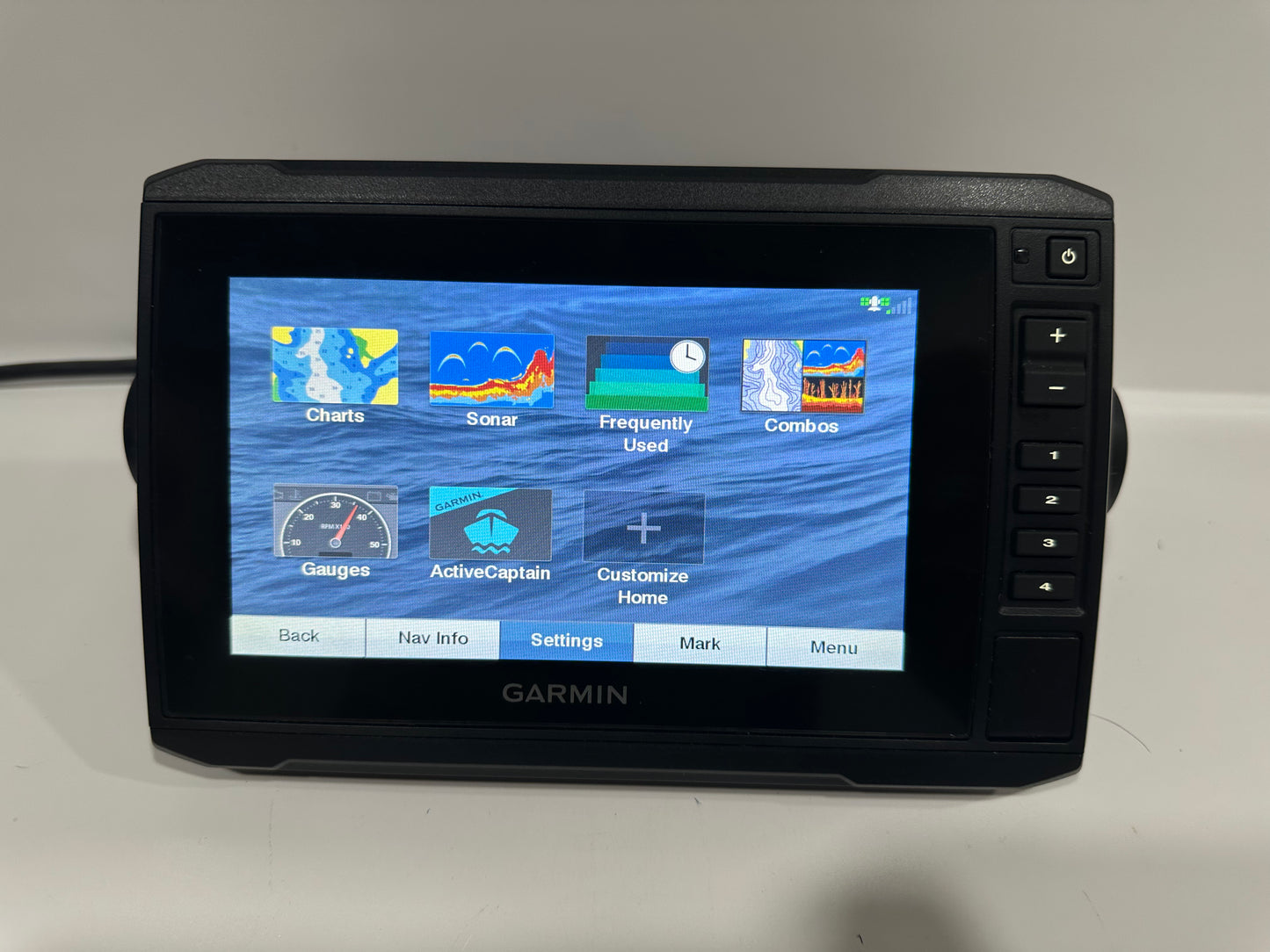 Garmin ECHOMAP UHD 74sv Kit with GT54UHD-TM & 30' Extension Cable
