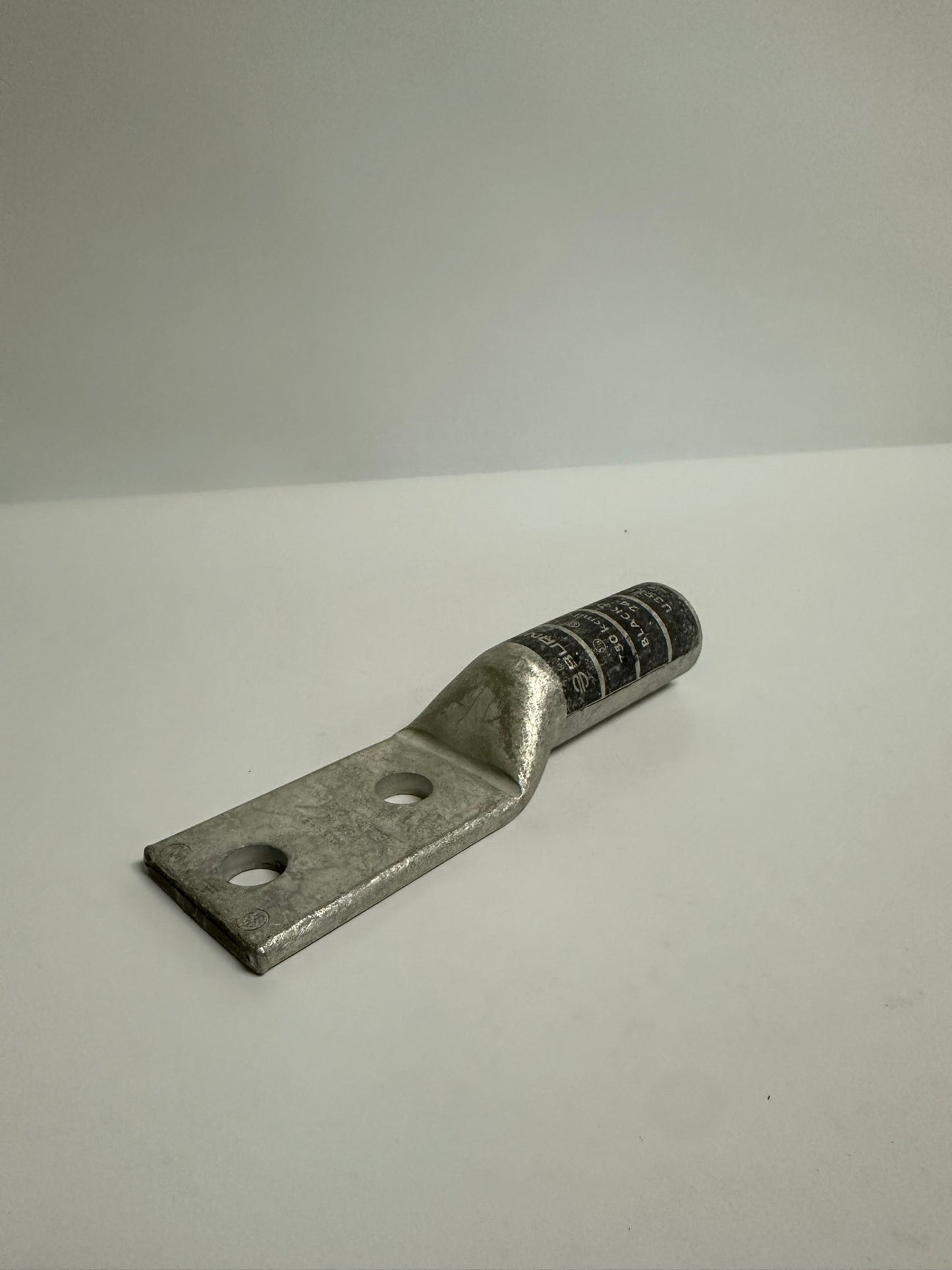 6 PK Burndy (YA392N) Two-Hole Lug Compression Connector: 750 kcmil