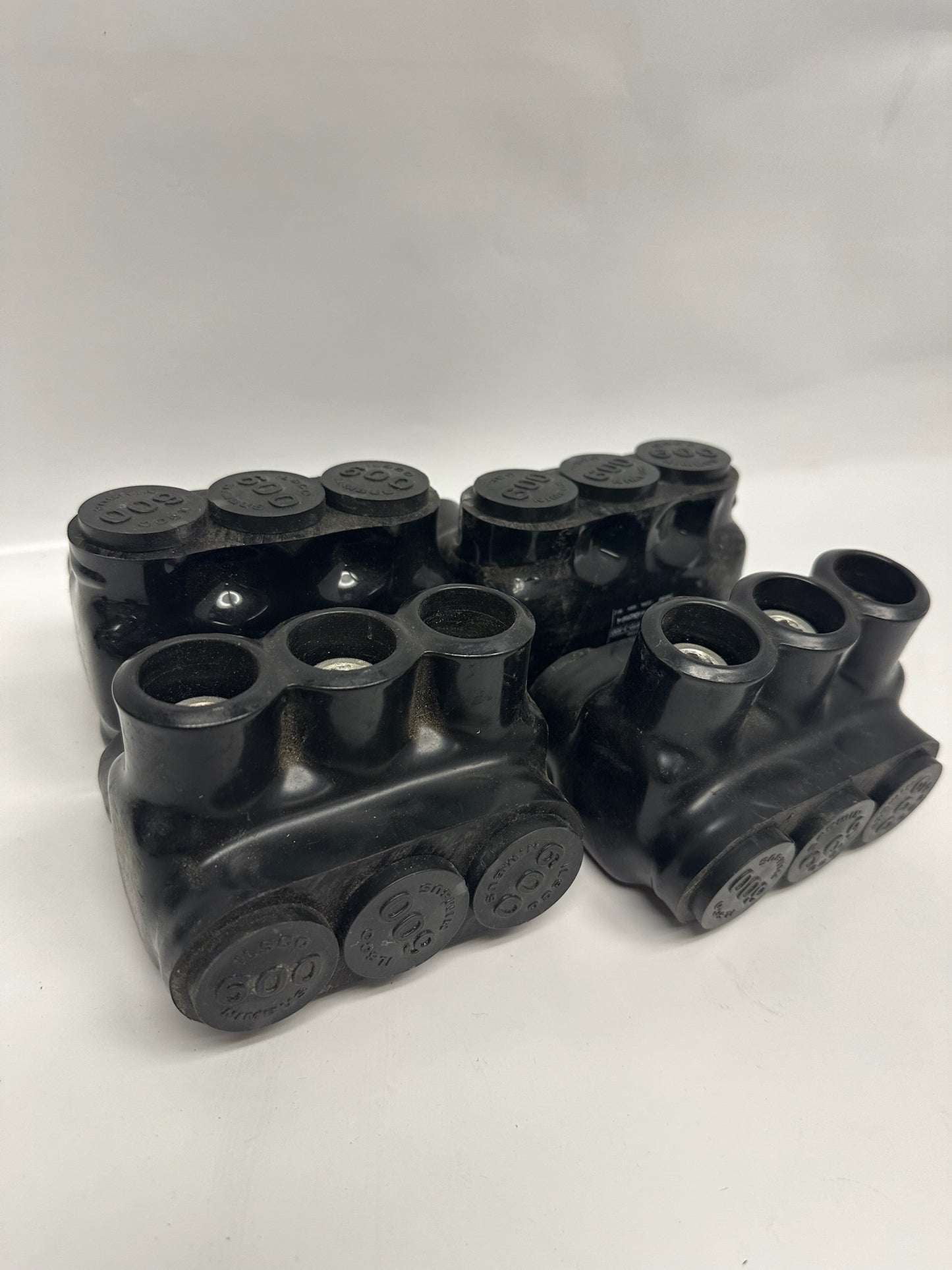4 PK ILSCO PBTD-3-500 Dual Rated Mechanical Lugs for 500 MCM Cable