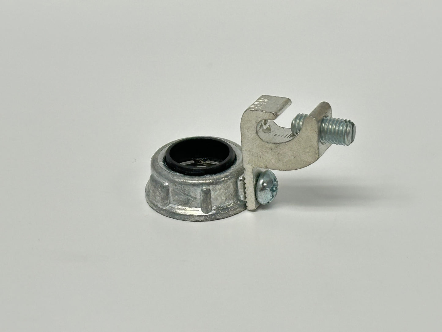 115 PK Raco 1216 1-1/2" Malleable Iron Grounding Bushing with Lug