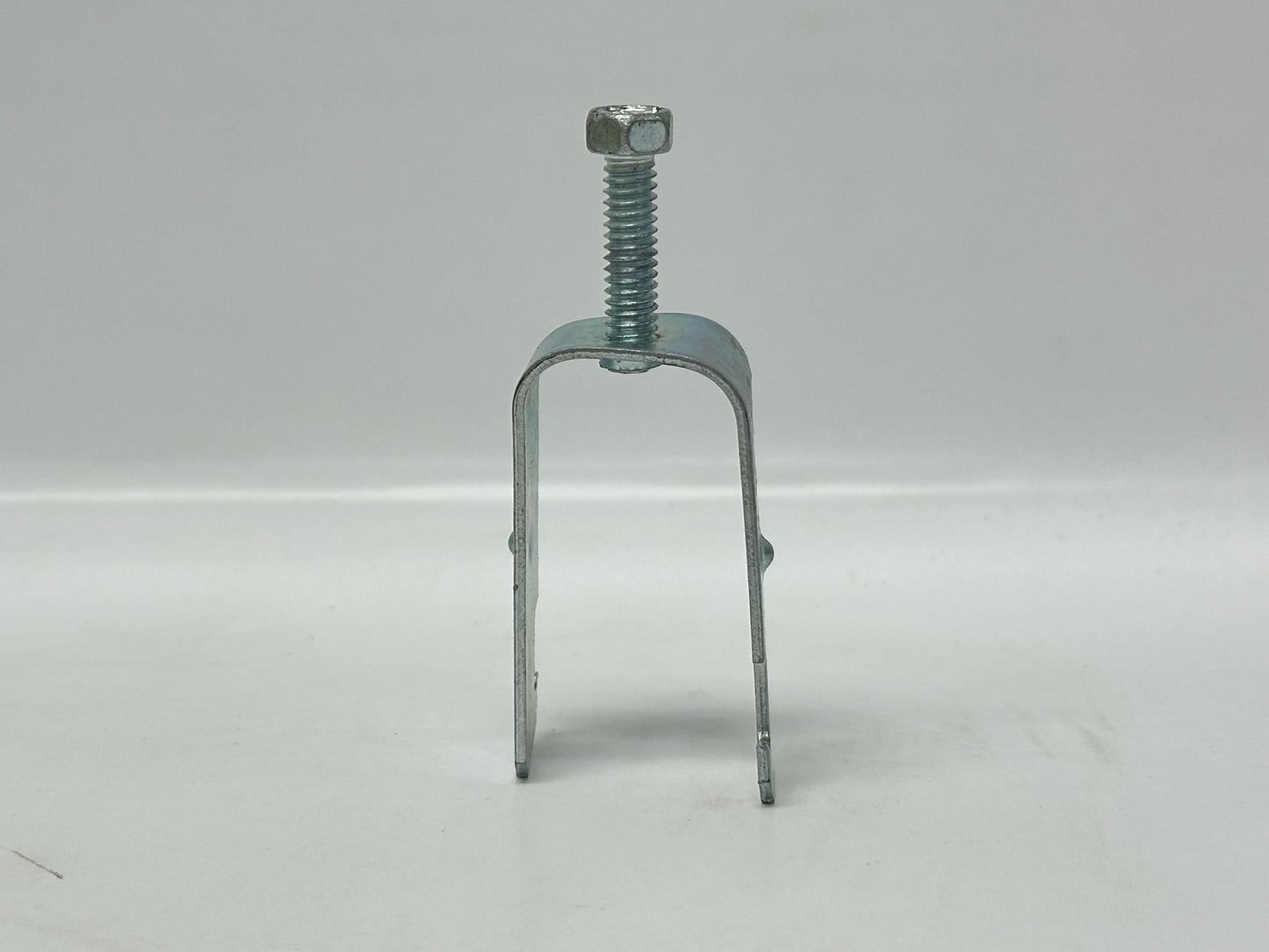 41 PK nVent CADDY SCH12 1‑Piece Strut Conduit Clamp, ¾" EMT / ½" Rigid