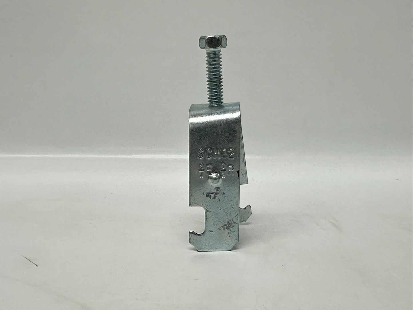 41 PK nVent CADDY SCH12 1‑Piece Strut Conduit Clamp, ¾" EMT / ½" Rigid