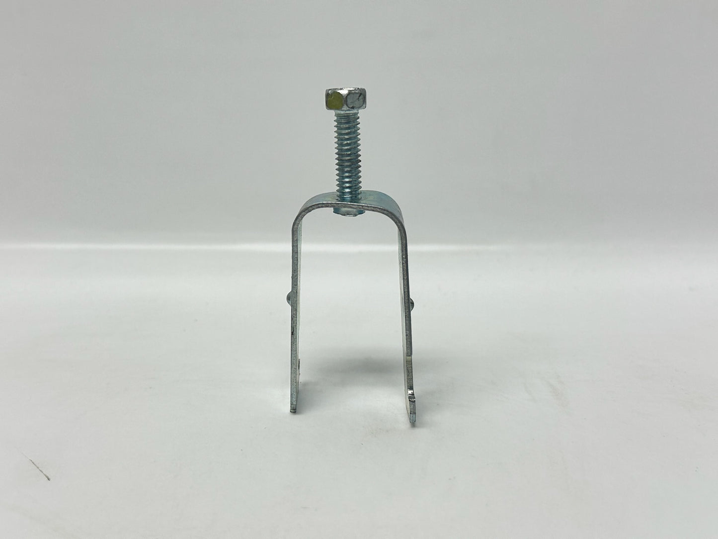 41 PK nVent CADDY SCH12 1‑Piece Strut Conduit Clamp, ¾" EMT / ½" Rigid