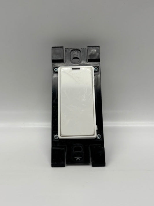 Leviton GreenMAX® (RDGSW-1CW) Digital Keypad, Light Switch, 1 Button, LumaCAN3, White