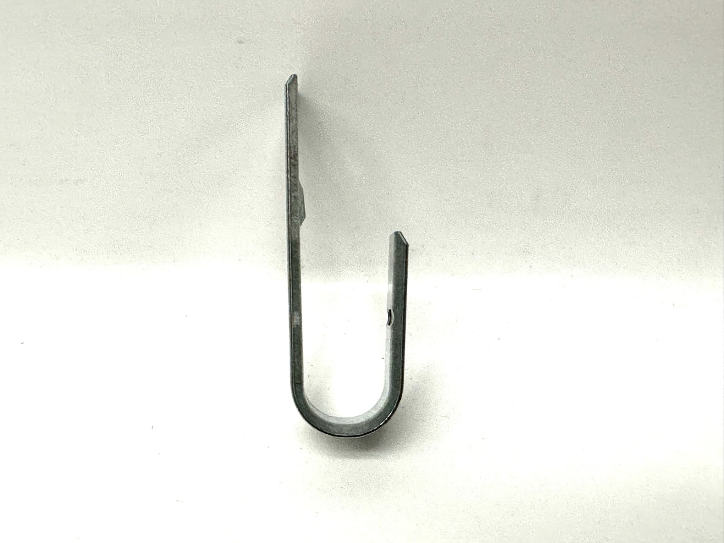 63 PK nVent CADDY CAT12 ¾" J‑Hook Cable Support, Steel