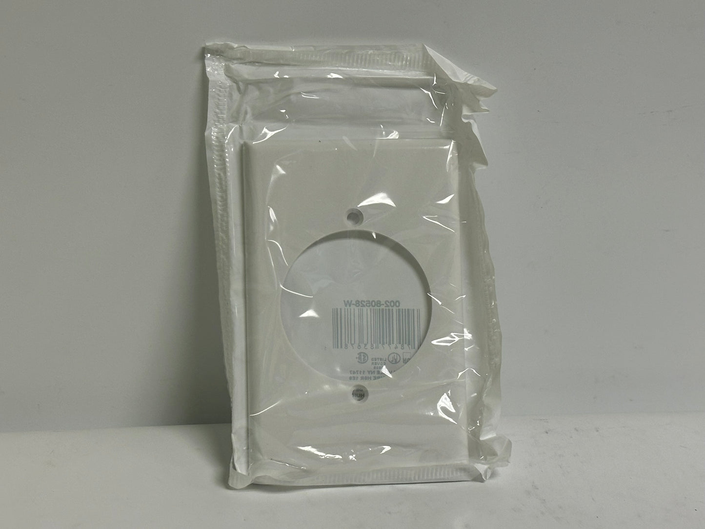 25 PK Leviton (80528-W) 1-Gang Flush Mount Outlet/Receptacle Wall plates