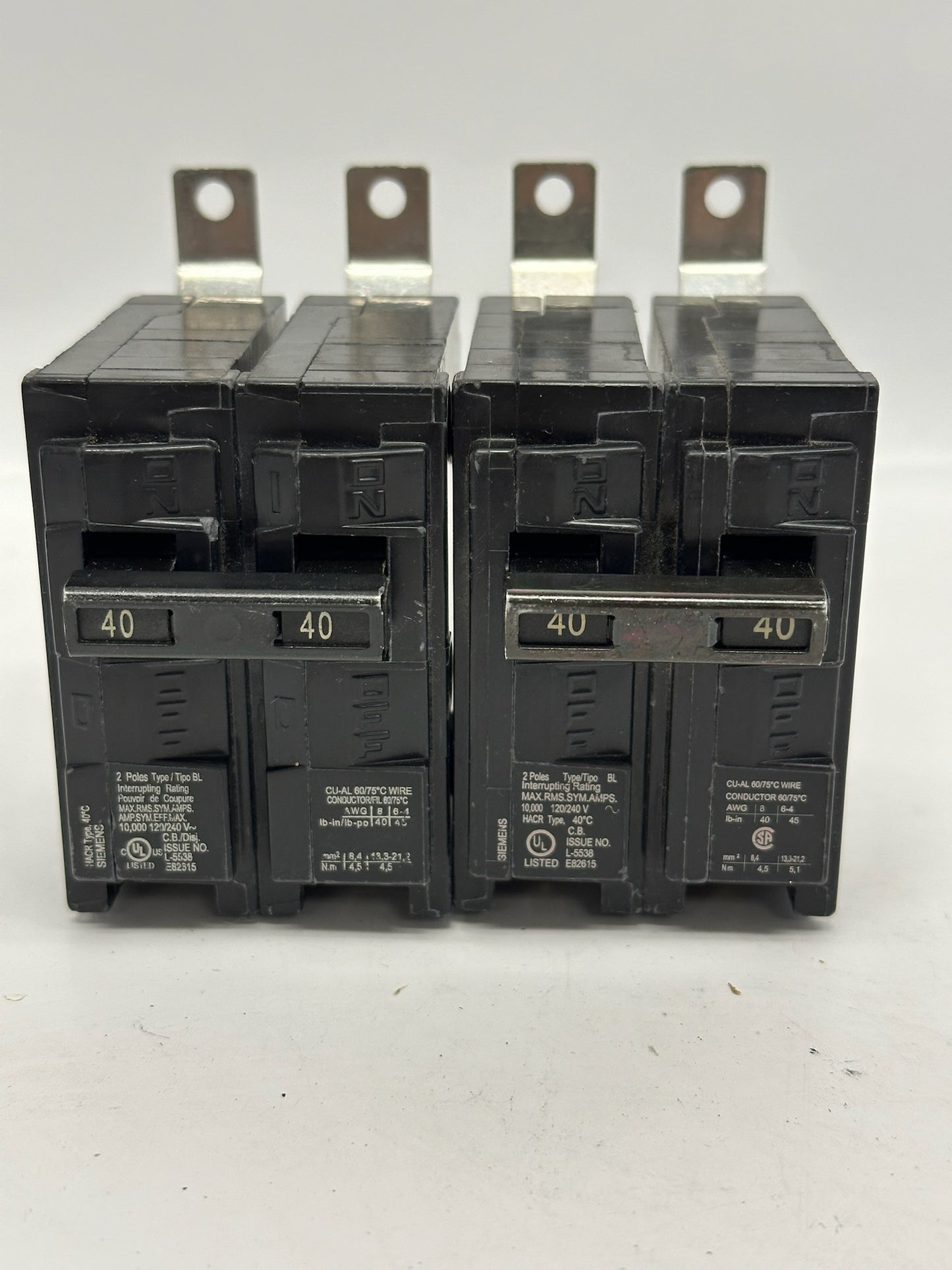 2 PK Siemens B240 40 A 120/240 V 2‑Pole Type BL Molded Case Circuit Breakers