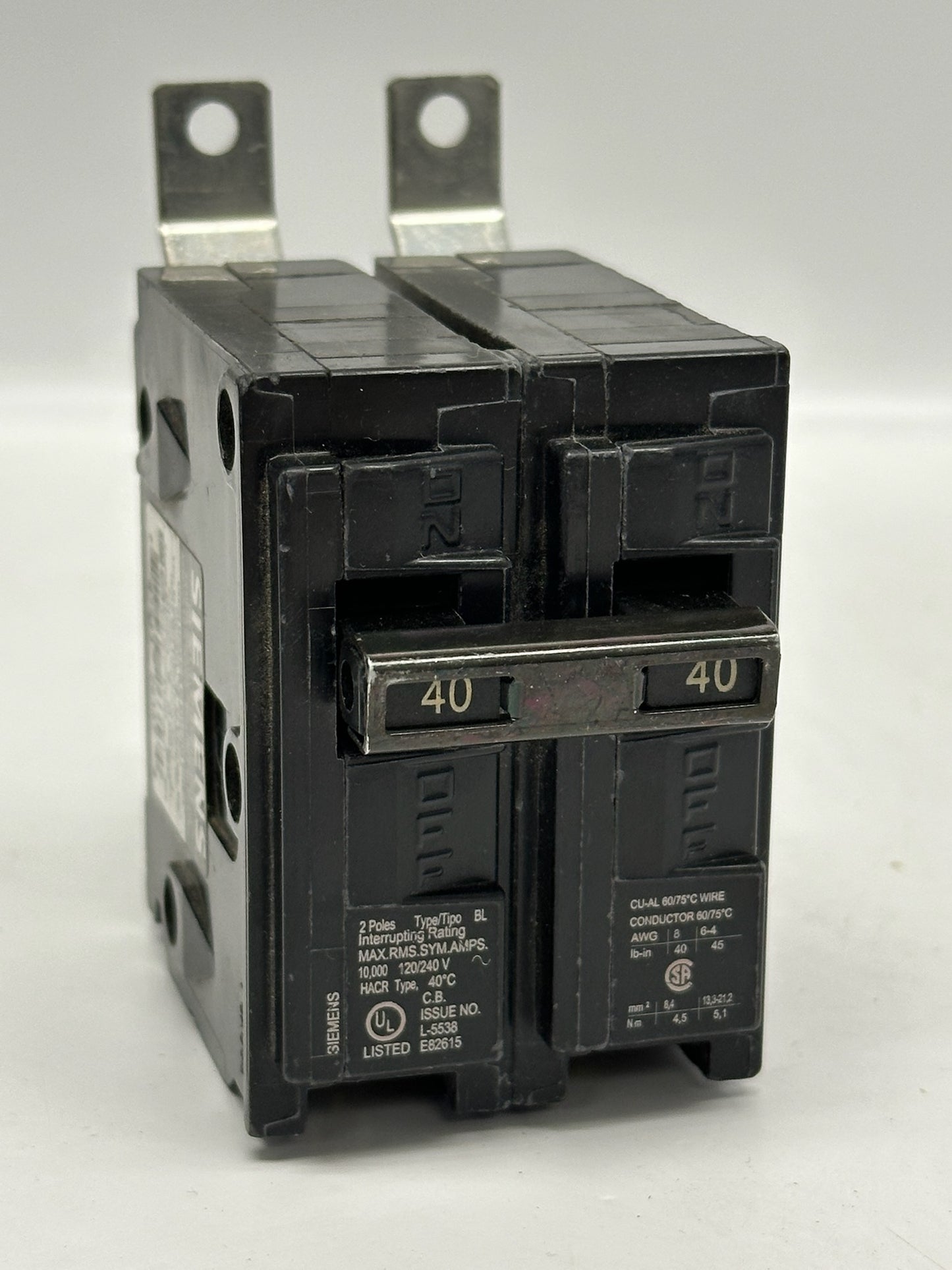 2 PK Siemens B240 40 A 120/240 V 2‑Pole Type BL Molded Case Circuit Breakers