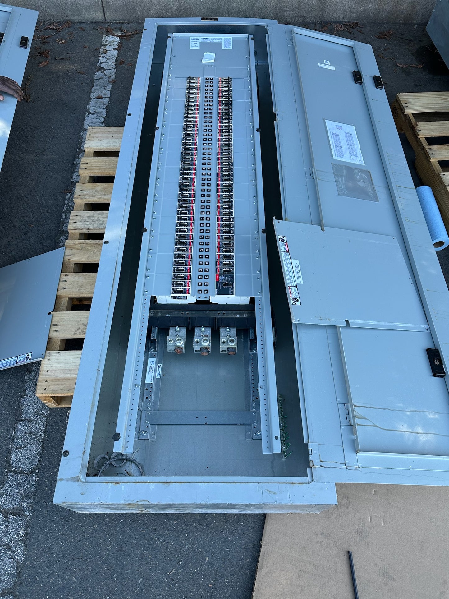 Siemens 480Y/277 V P3E80ML400FBS 400A 3-Phase Grow Light Panelboard 81 Breakers – Grow Facility Power
