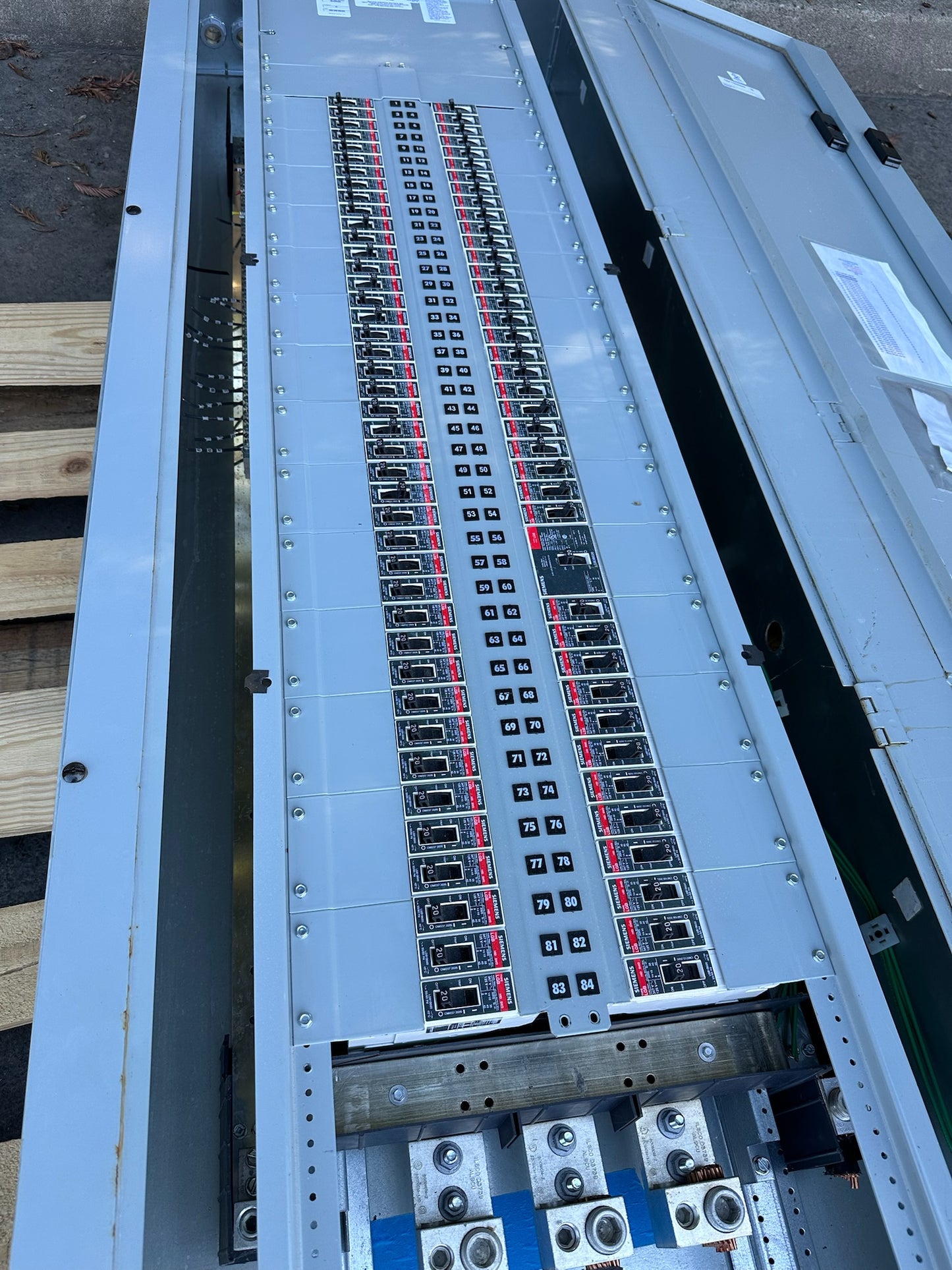 Siemens 480Y/277 V P3E80ML400FBS 400A 3-Phase Grow Light Panelboard 81 Breakers – Grow Facility Power
