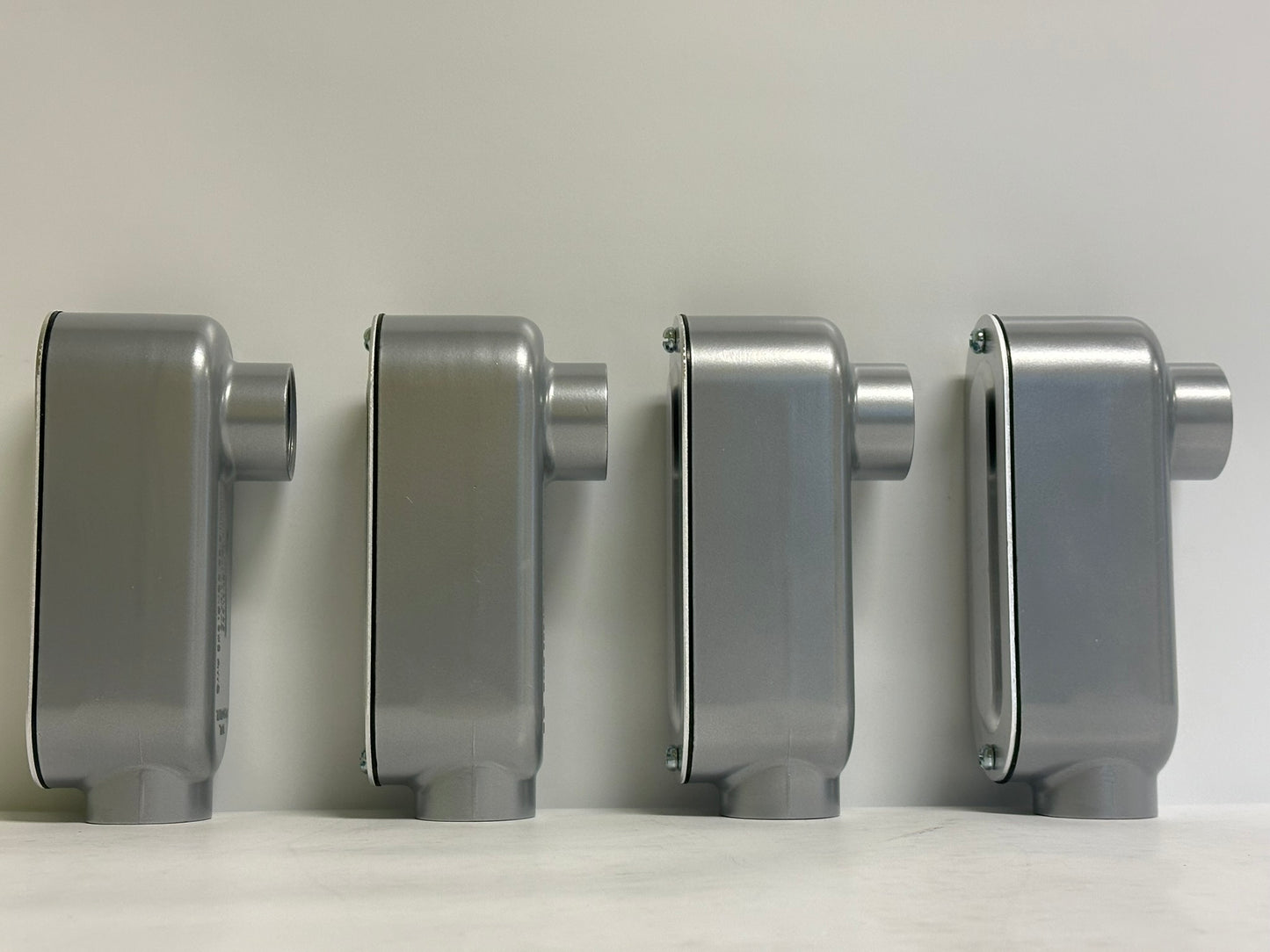 4 PK Southwire Topaz (LB4CG) 1-1/4" Rigid Conduit Body LB-Type w Cover and Gasket