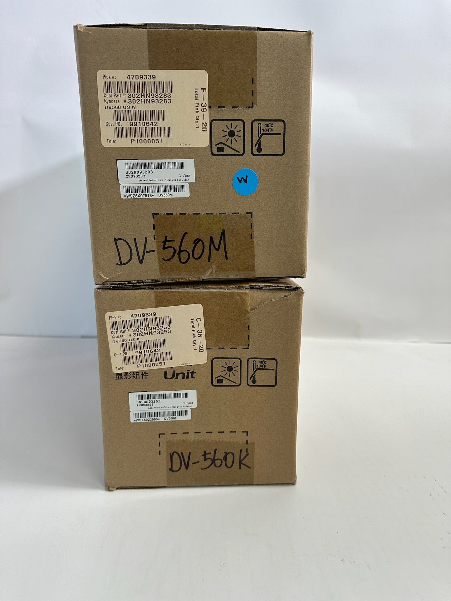 2 Genuine Kyocera ECOSYS M6026cidn,M6526cidn M,K Developer units DV-560M,DV-560K