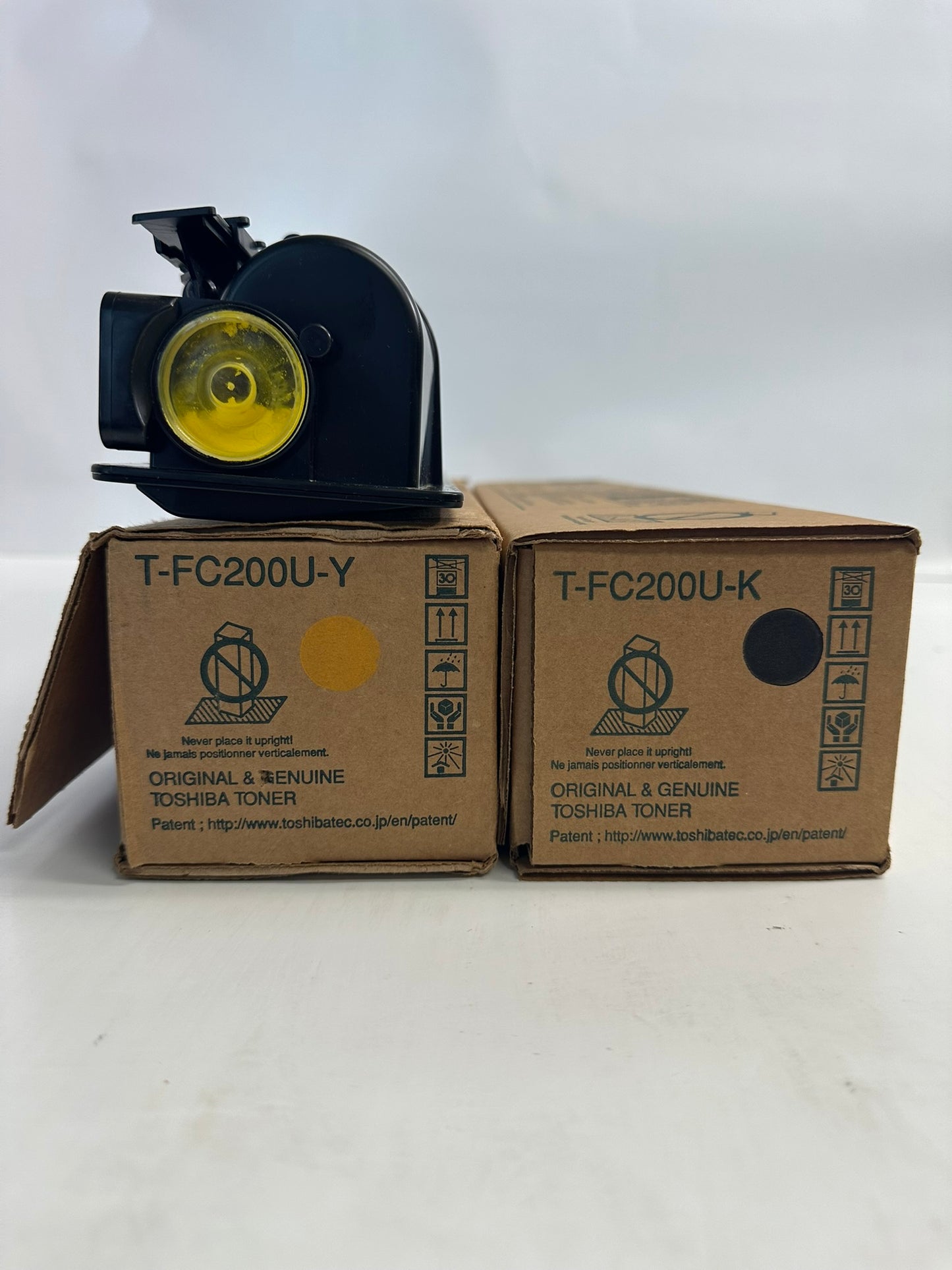 2 OEM Toshiba e-STUDIO 2000AC,2500AC YK Toner T-FC200U-Y, T-FC200U-K (Open Yel)