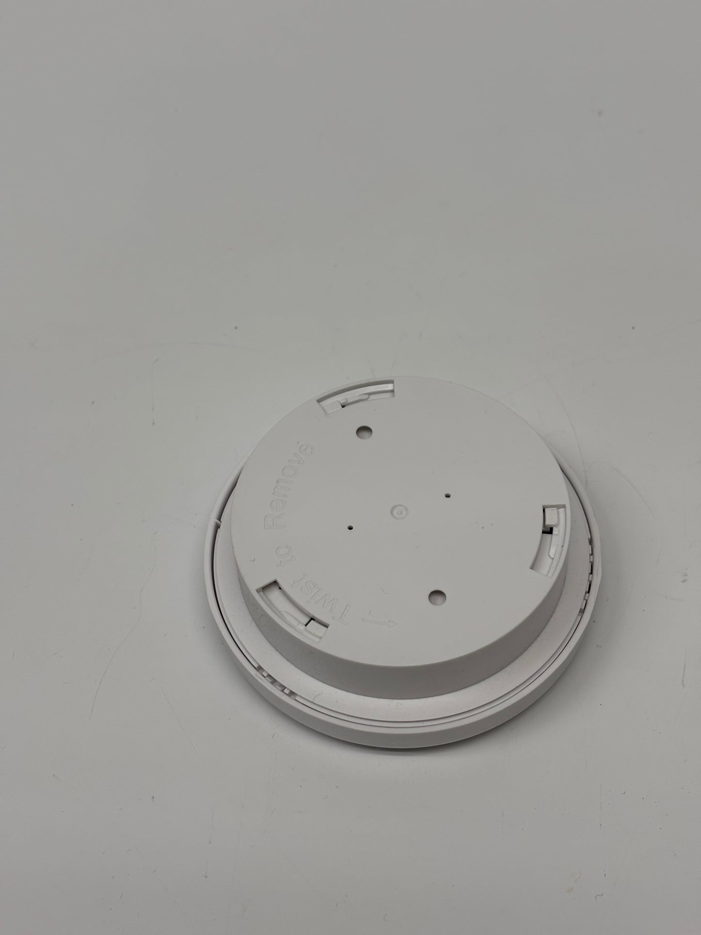 Lutron (LRF2-OCR2B-P-WH) Radio Powr Savr Wireless Vacancy Ceiling Sensor