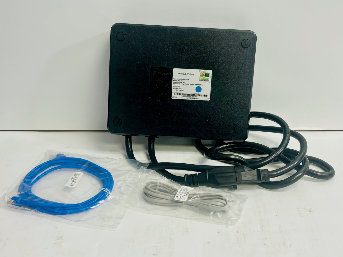 New Open Genuine Innovolt w2000-20-208 Power Protection Appliance 208V