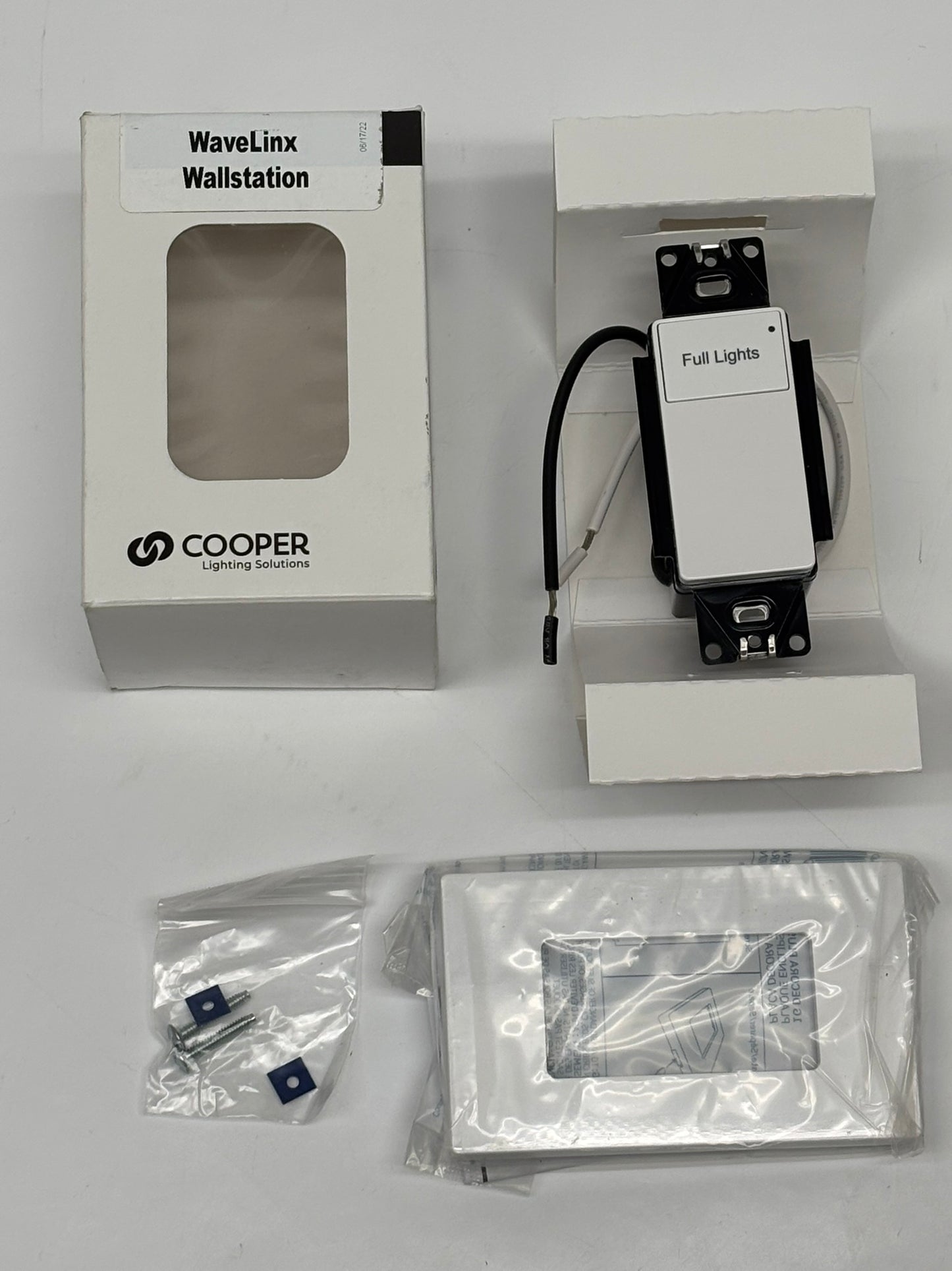 Cooper Lighting Solutions WaveLinx Wallstation Unit Pack 1 Button Large Wallstation W1L-W