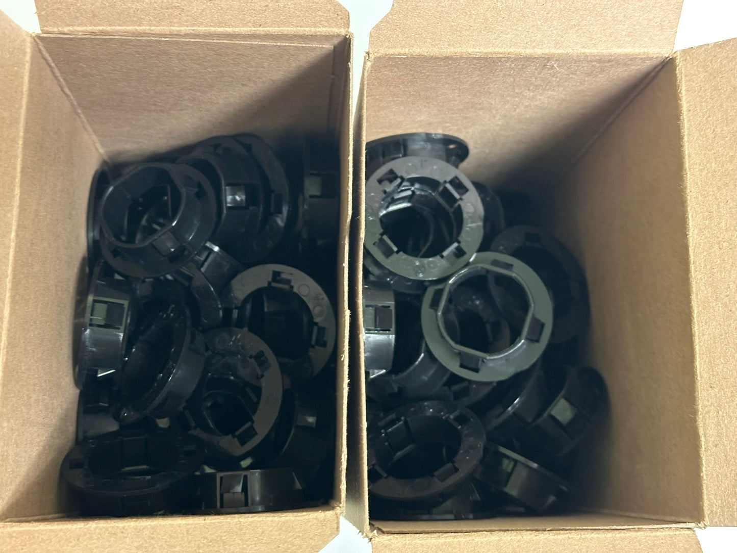 100 PK Arlington (4402) 1" Snap In Plastic Bushing For Knock Outs Temp Rating 75 Deg. C