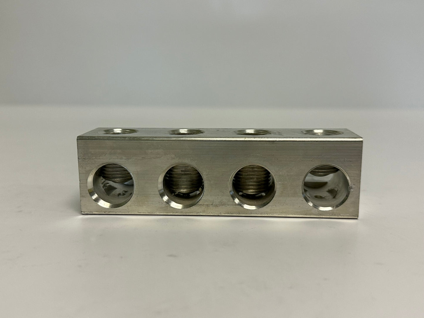 Burndy (K4A31U-4N) No Box Aluminum Universal Terminal 4 Conductor 4 Hole 6 AWG