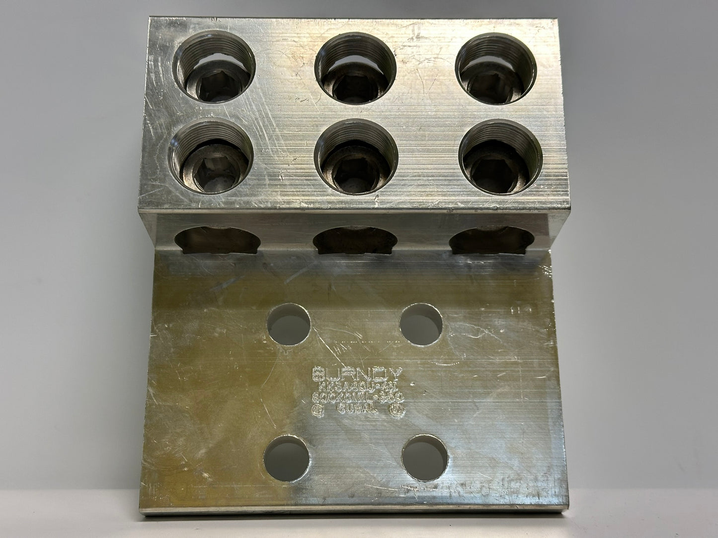 Burndy (KK3A40U-4N) 350- 800 kcmil Dual Rated Universal Mechanical Bolted Lug & Terminal