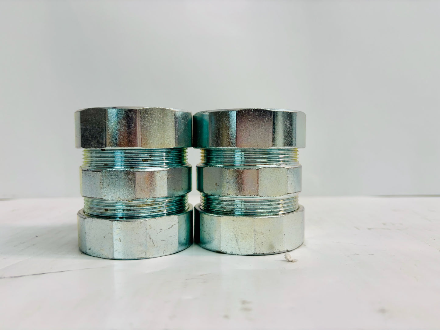 2 PK RACO 1826 Compression Coupling – Zinc, 1-1/2 in., for EMT Conduit