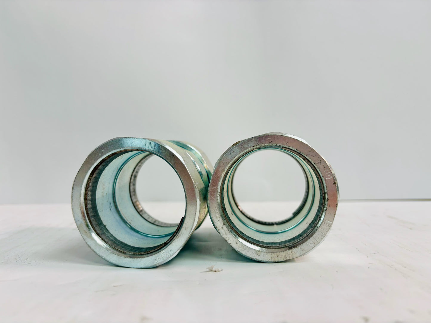 2 PK RACO 1826 Compression Coupling – Zinc, 1-1/2 in., for EMT Conduit