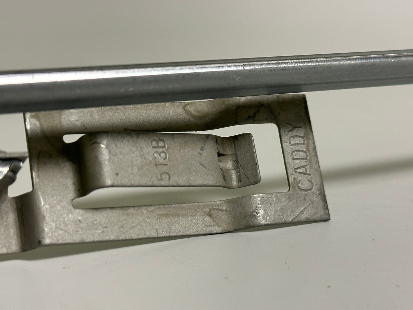 Nvent Caddy (512A) 24" Adjustable T-grid Box Hanger