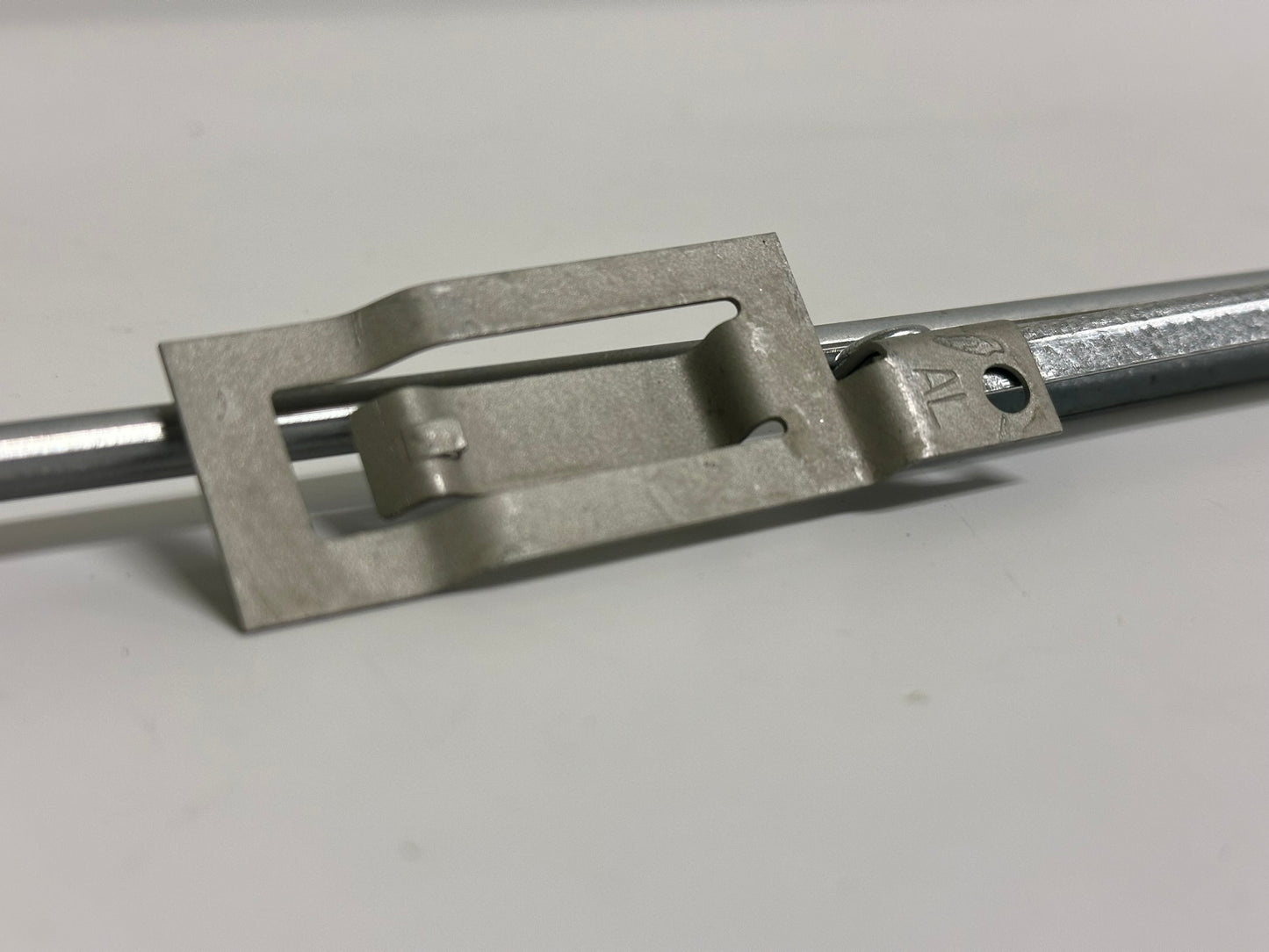 Nvent Caddy (512A) 24" Adjustable T-grid Box Hanger