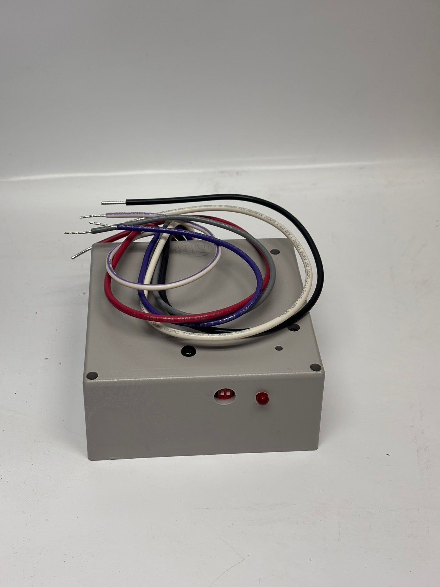 RIB Lighting Controls LR01F600 Enclosed Phase Angle Dimmer 0-10V 600W 120Vac