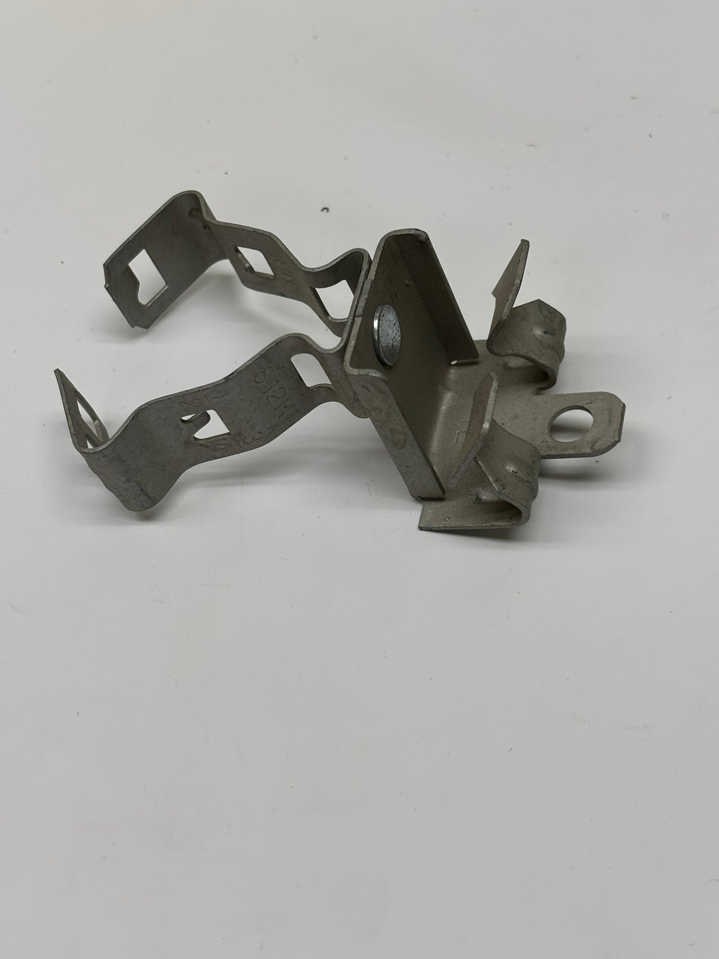 111 Pack Caddy 812M24 EM-M Conduit/Pipe to Flange Clip, Spring St. 1/2", 3/4" EMT, 1/8"–1/4" Flange