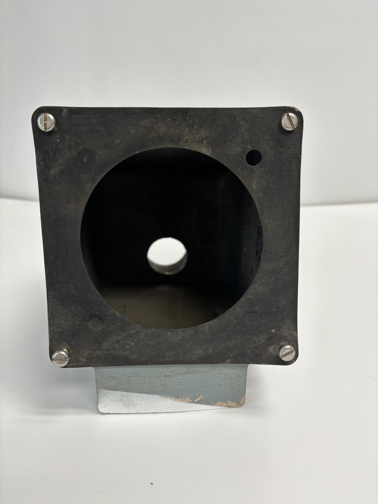 Hubbell BB1001W Back Box, 1 ½″ Hub, 100A, 15° Angle, Aluminum