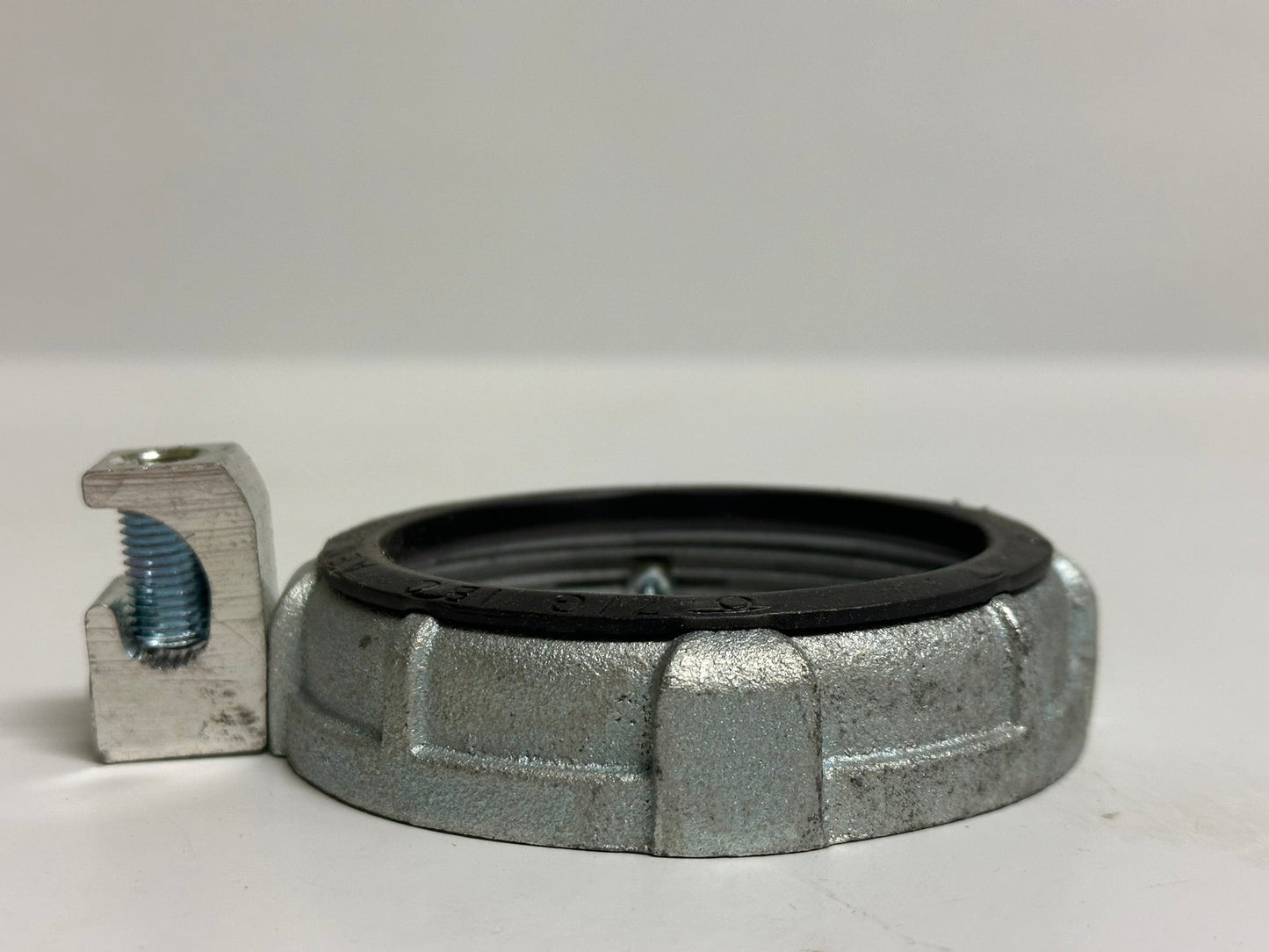 6-Pack Emerson IBC300L20AC 3" Grounding Bushing, 14–2/0 AWG, Insulated