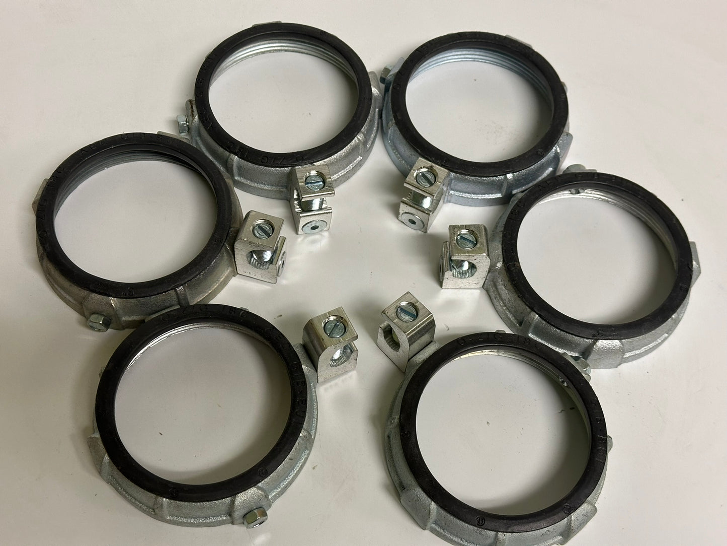 6-Pack Emerson IBC300L20AC 3" Grounding Bushing, 14–2/0 AWG, Insulated