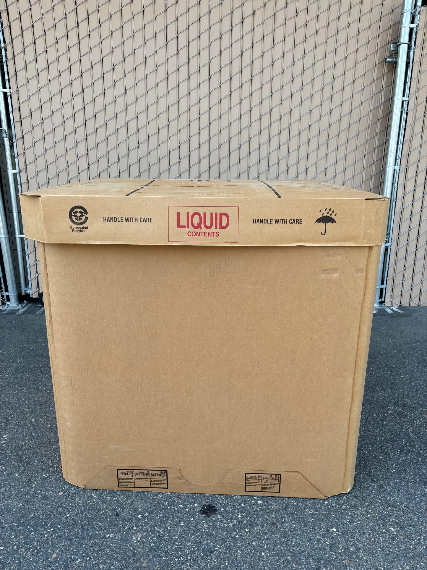 Pallet Gaylord SpaceKraft containers 6200012 40x40x40in with lid Cap 1000 lts. 8 walls