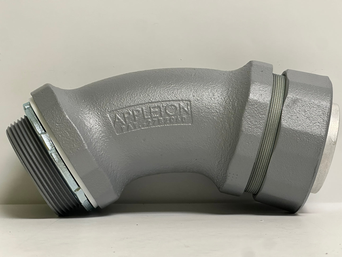 Emerson ST-45300 3" 45° Liquid Tight Connector, Malleable Iron, Zinc Plated