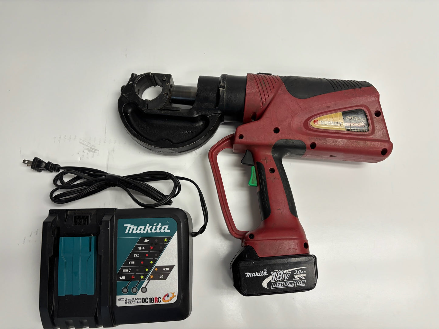 Burndy PAT-750-LI 12 Ton Hydraulic Crimp Tool (3.0AH Battery and Charger)